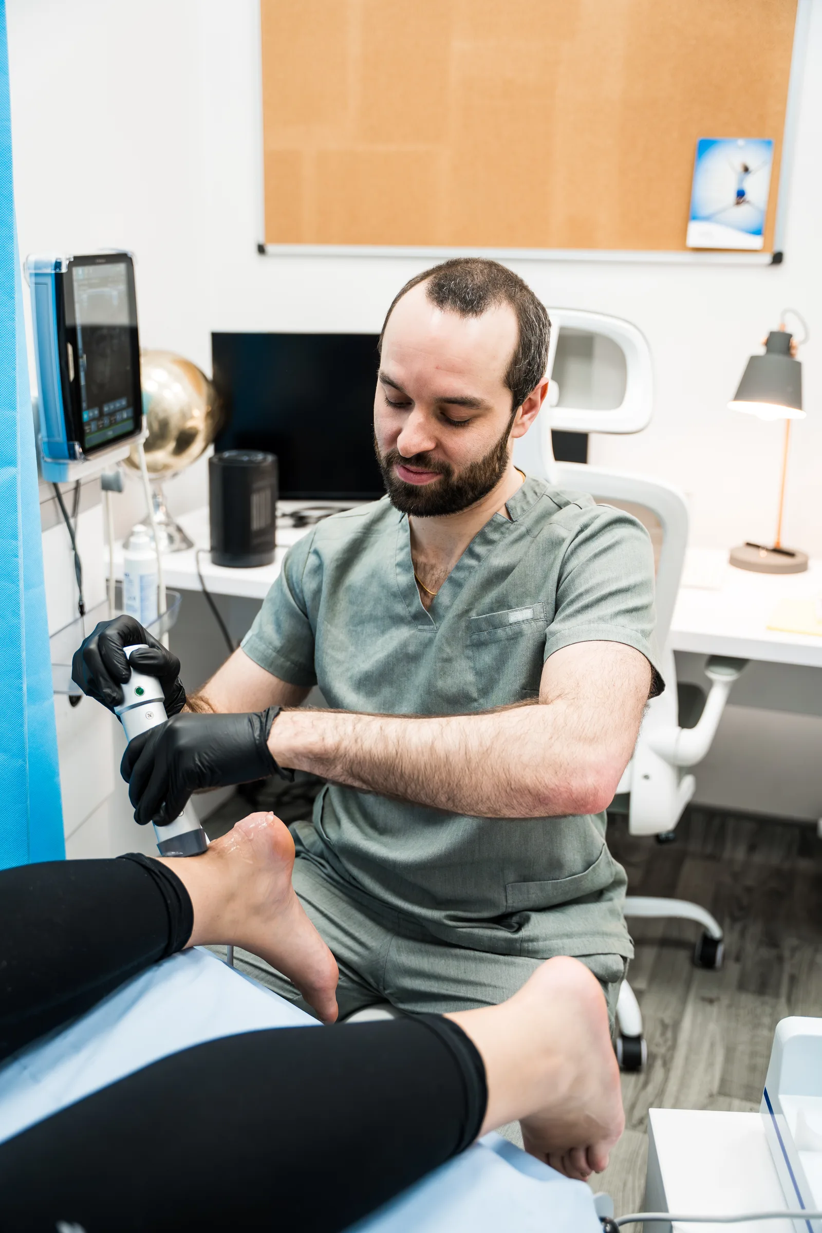 The Hub Glasgow diagnostic ultrasound and clinical assessment for Shoulder Ultrasound in Glasgow